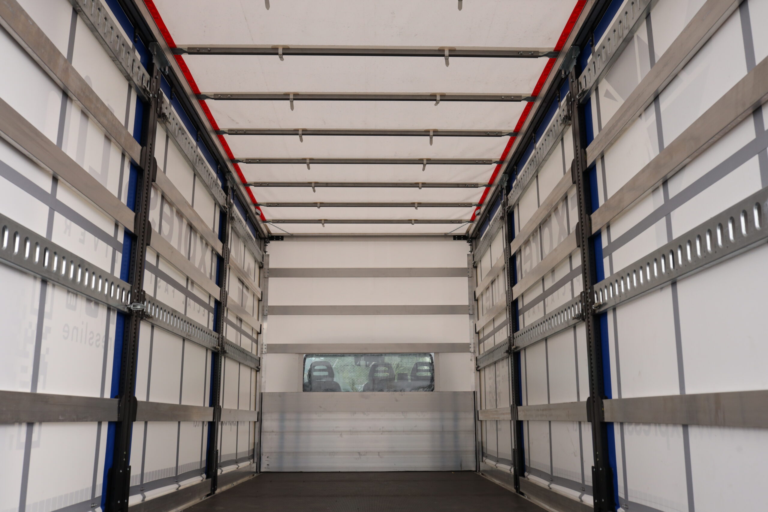 Loadmaster XL ön duvar görseli